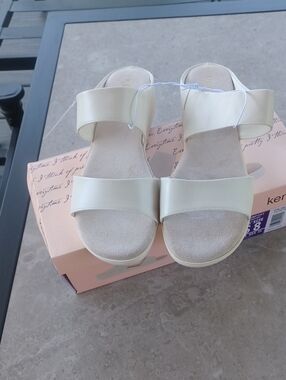 NEW BEIGE SANDALS